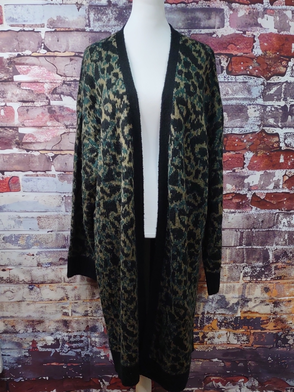 City Chic Black & Green Leopard-Print Open Cardigan